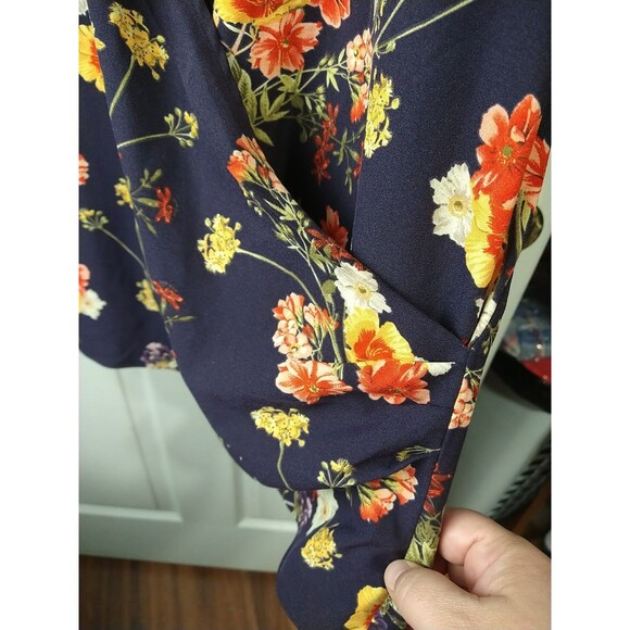 ModCloth Top Womens 3X Purple Red Floral Roll Tab LS Blouse VNeck Boho Office - Picture 6 of 9